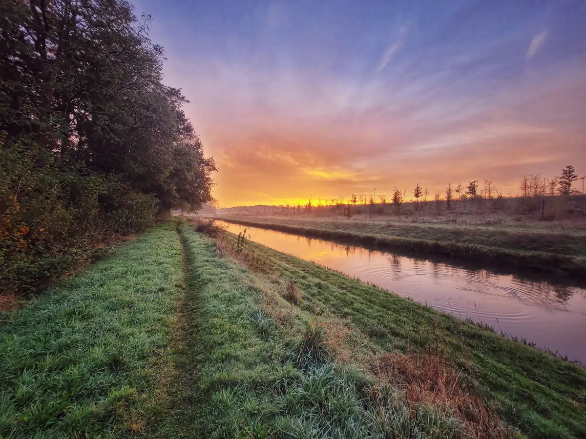 Eefse Beek bij zonsopkomst Eefde