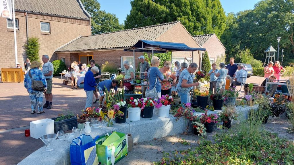 Kerk in Eefde markt
